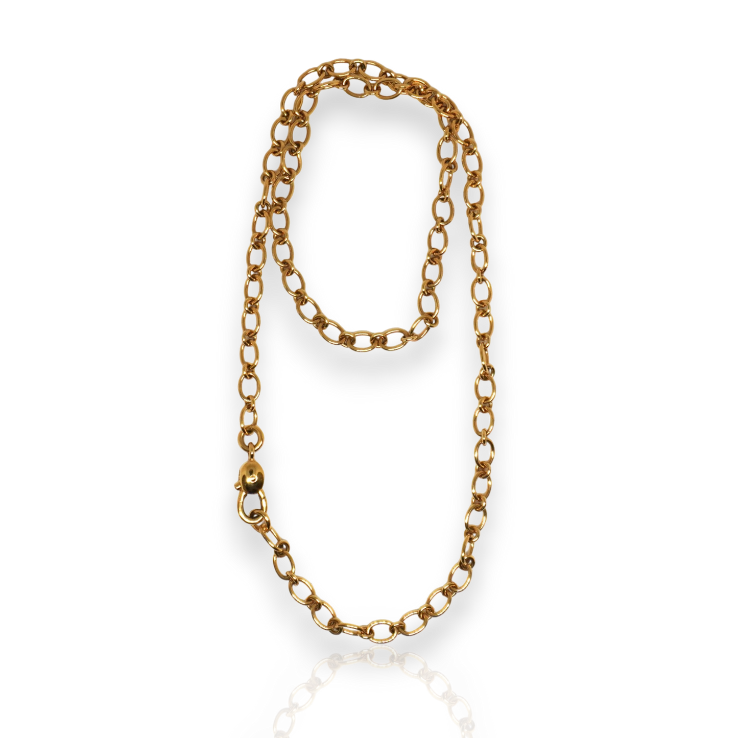 Collar de oro amarillo de 18kt de la firma Pomellato con el distintivo cierre mosquetón de la famosa firma italiana. Medida de la cadena 51cm. Joyas Pomellato.