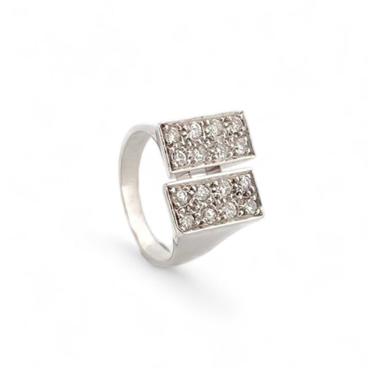 Anillo de doble rectángulo en oro blanco de 18t con diamantes en talla brillante. Compro Oro y venta de joyas restauradas, dónde comprar y vende oro y joyas al mejor precio en Barcelona. Anillos de oro baratos en Barcelona.