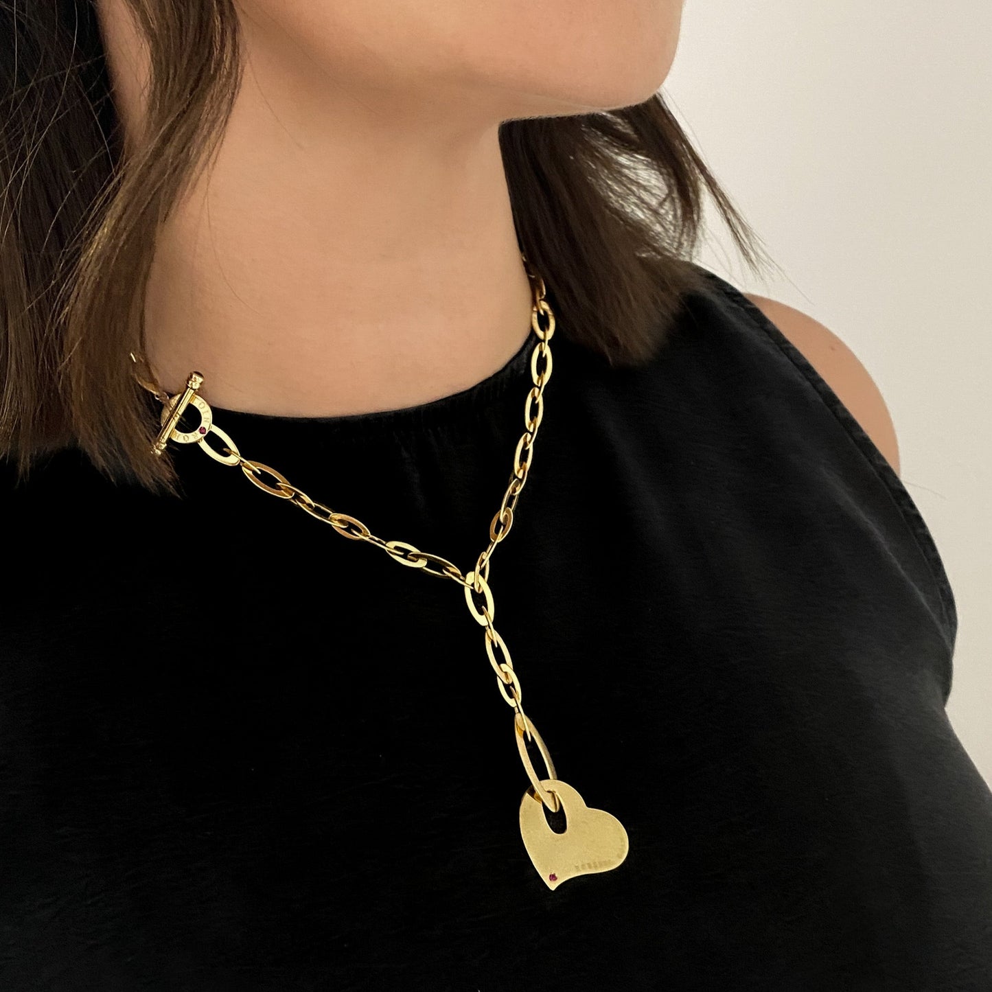 Comprar collar original de la firma Roberto Coin en oro amarillo de 18kt con cadena y colgante liso en forma de corazón. Envío GRATIS. Joyería Ian'Or.
