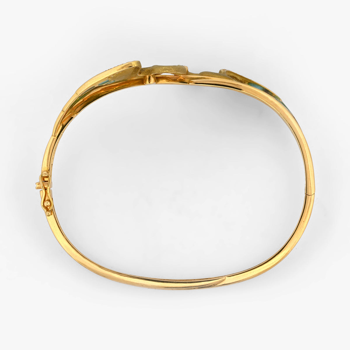 Espectacular pulsera de oro amarillo de 18kt tipo esclava con 2 cisnes que sujetan un diamante talla brillante. Joyas antiguas y vintage en Barcelona.