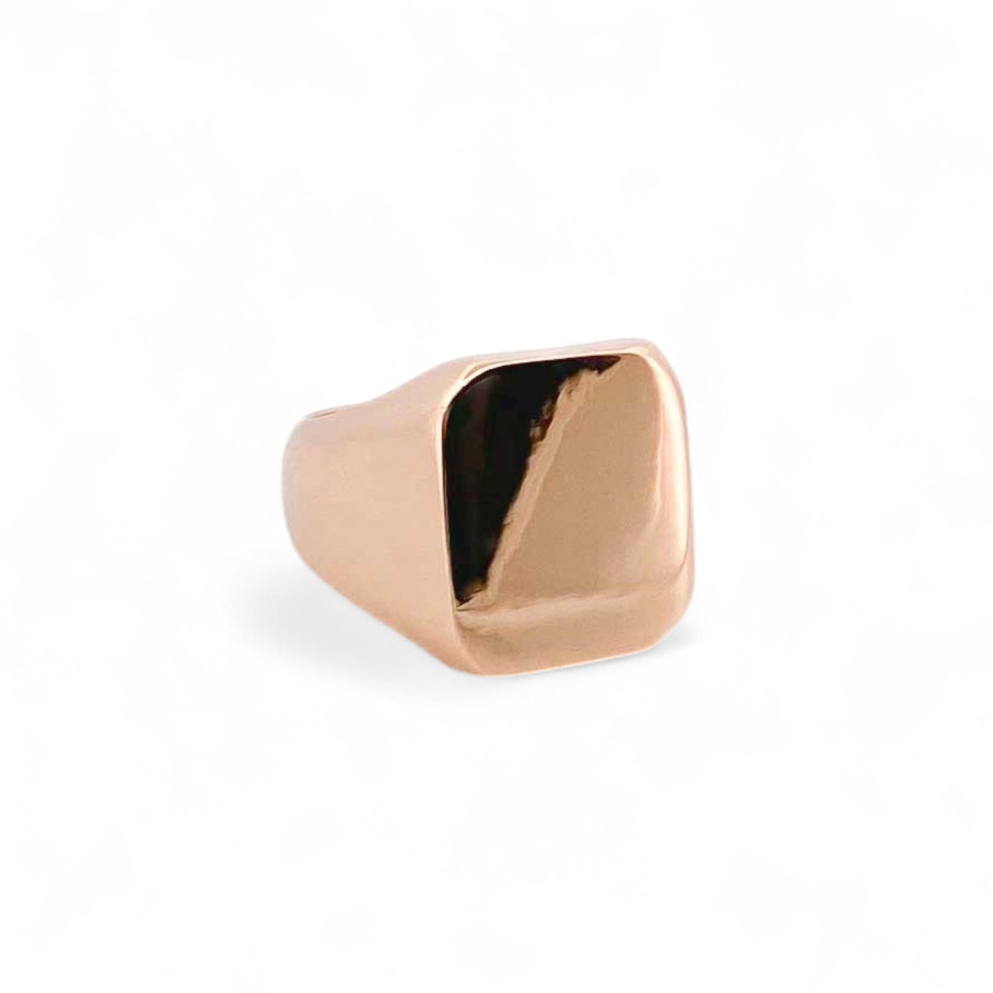 Anillo tipo sello de oro amarillo de 18kt con opción de grabado. Joyas de hombre al mejor precio. Joyas de segunda mano y restauradas. Joyas para el de oro.