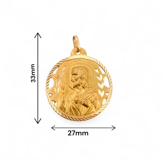 Colgante medalla tipo escapulario realizado en oro amarillo de 18kt con grabado de Virgen de la Angustias y el Corazón de Jesús
Medida: 27mm (sin la balía) . con balía 33mm
Ian'or, tu joyería de confianza. Restauramos joyas de segunda mano para darles una nueva vida y vendemos oro al mejor precio.