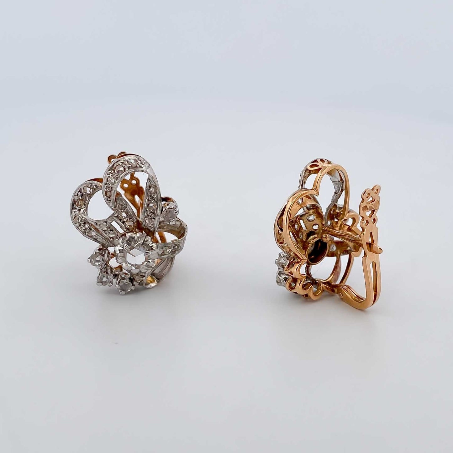 Comprar pendientes vintage de oro amarillo de 18kt con diamantes talla antigua engastados en platino. Joyas vintage de oro y platino de segunda mano. Ian'Or.