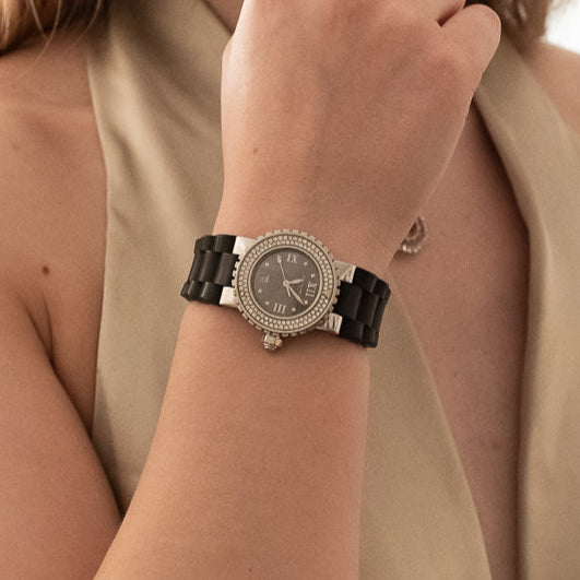 Comprar reloj automático de Mujer en caucho negro y acero inoxidable con pave de diamantes en la esfera. Joyas de segunda mano y restauradas en Barcelona.