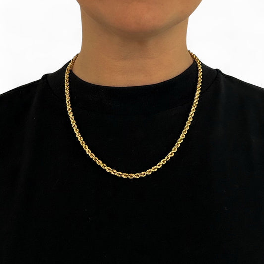 Comprar collar de oro amarillo de 18kt con cadena de cordón salomónico. La cadena mide 50,8cm de largo y dispone de un cierre desplegable. Cordón salomónico de oro barato