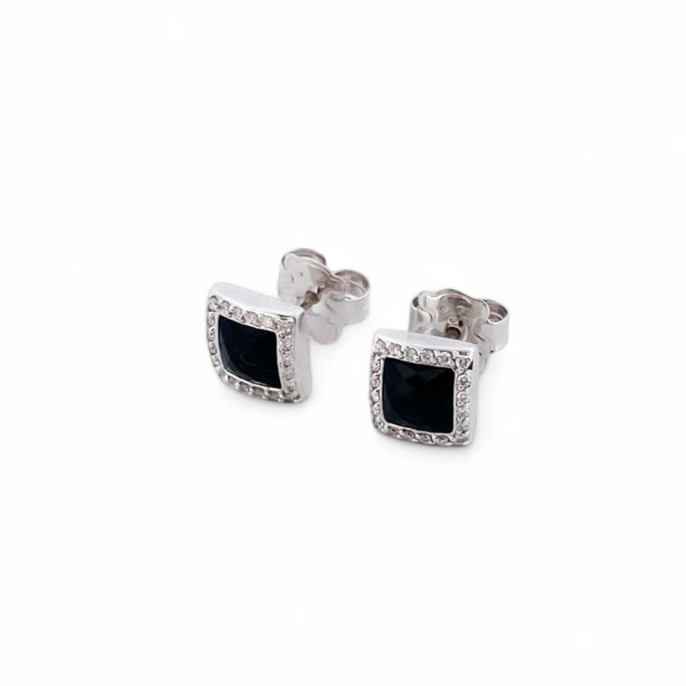 Comprar pendientes realizados en oro blanco de 18kt originales de la firma TOUS con ónix guardado y diamantes talla brillante alrededor. Joyas Tous restauradas.