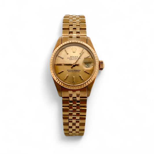 Reloj Rolex Datejust de Mujer caja de 26mm. Realizado en oro amarillo de 18kt.
Medida correa: 19cm, correa jubilée. Rolex de segunda mano baratos en Barcelona.