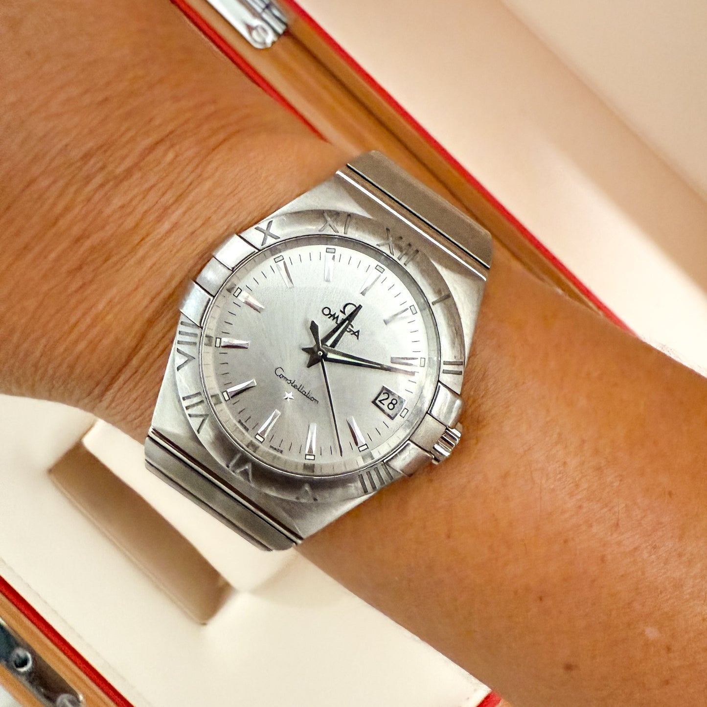 Comprar clásico reloj vintage Omega Constellation con esfera de 34mm. Realizado en acero. Relojes Omega de segunda mano baratos en Bcn. Joyería Ian'Or.