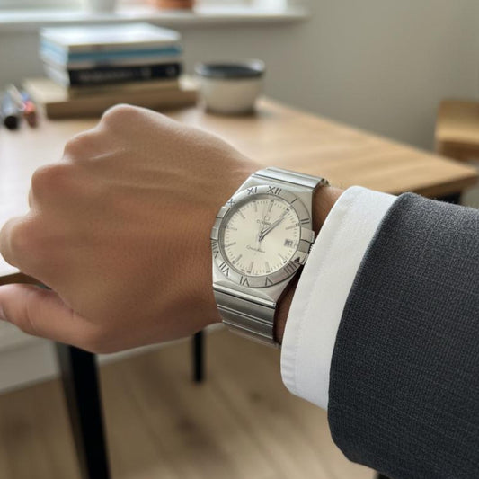 Comprar clásico reloj vintage Omega Constellation con esfera de 34mm. Realizado en acero. Relojes Omega de segunda mano baratos en Bcn. Joyería Ian'Or.