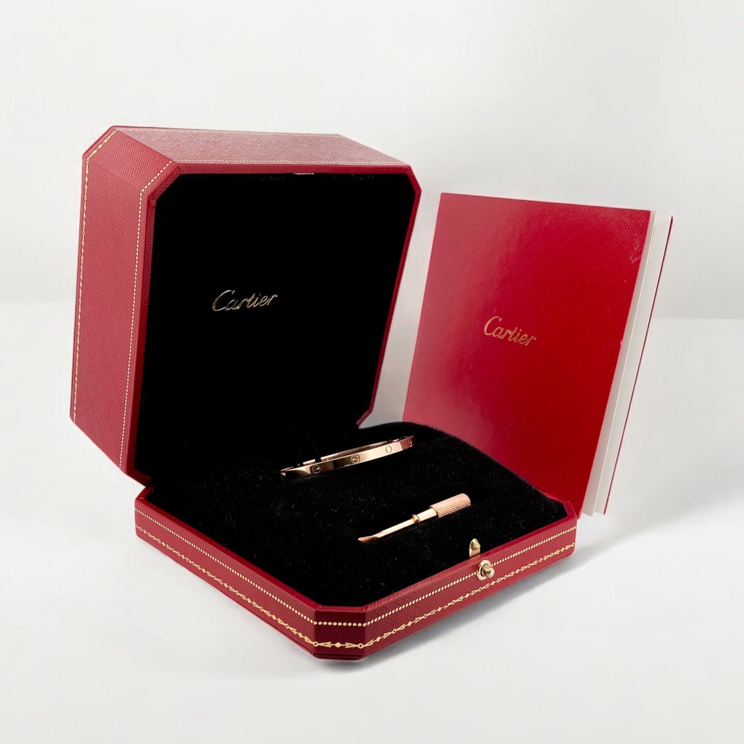Comprar pulsera esclava de la prestigiosa firma Cartier realizada en oro rosa de 18kt. Joyas Cartier baratas. Joyería Ian'Or. Envío GRATIS.