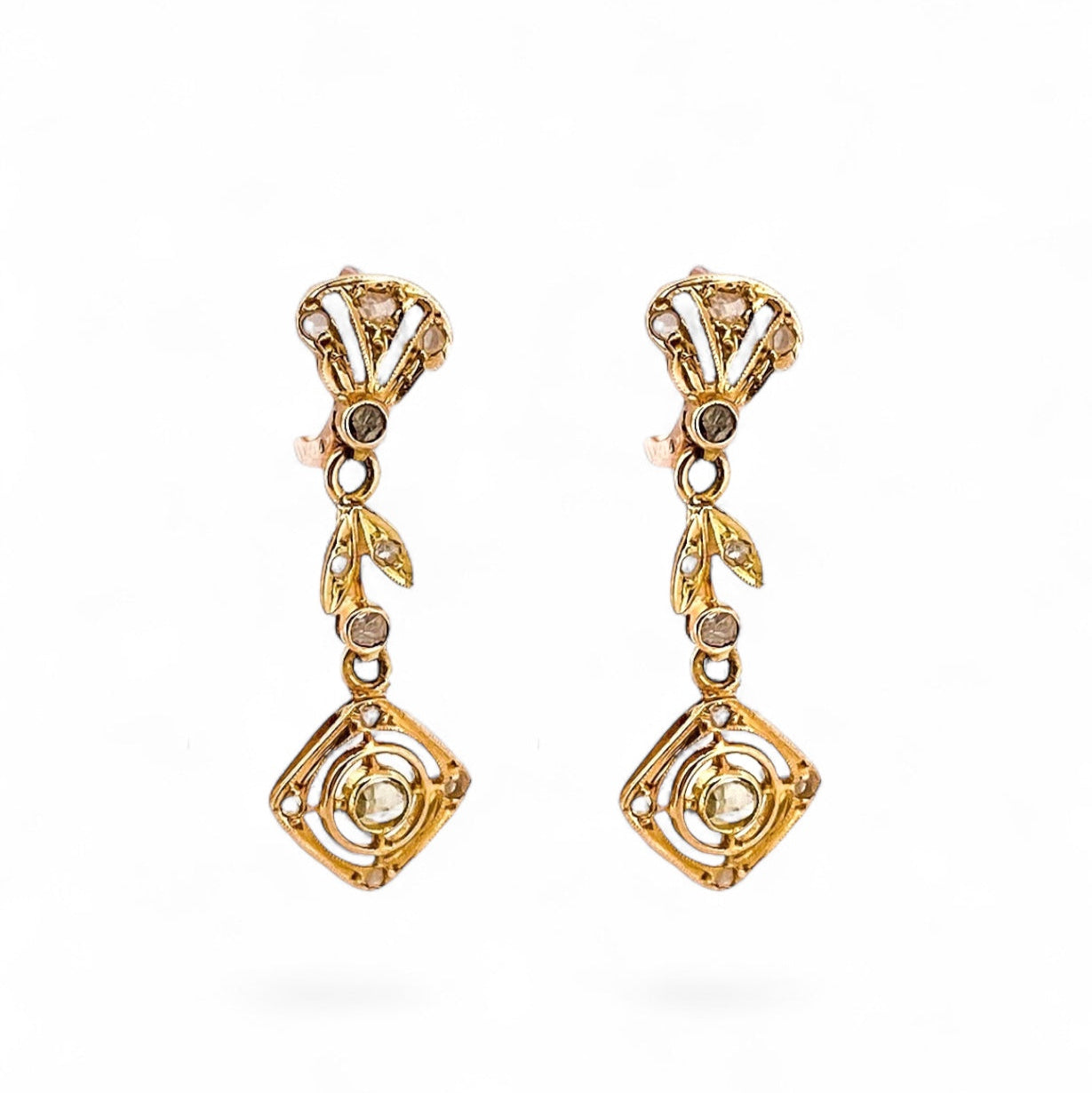 Comprar pendientes largos vintage en oro amarillo de 18kt con 12 diamantes en cada pendiente. Cierre catalán. Joyas vintage. Joyería Ian'Or. Envío GRATIS.