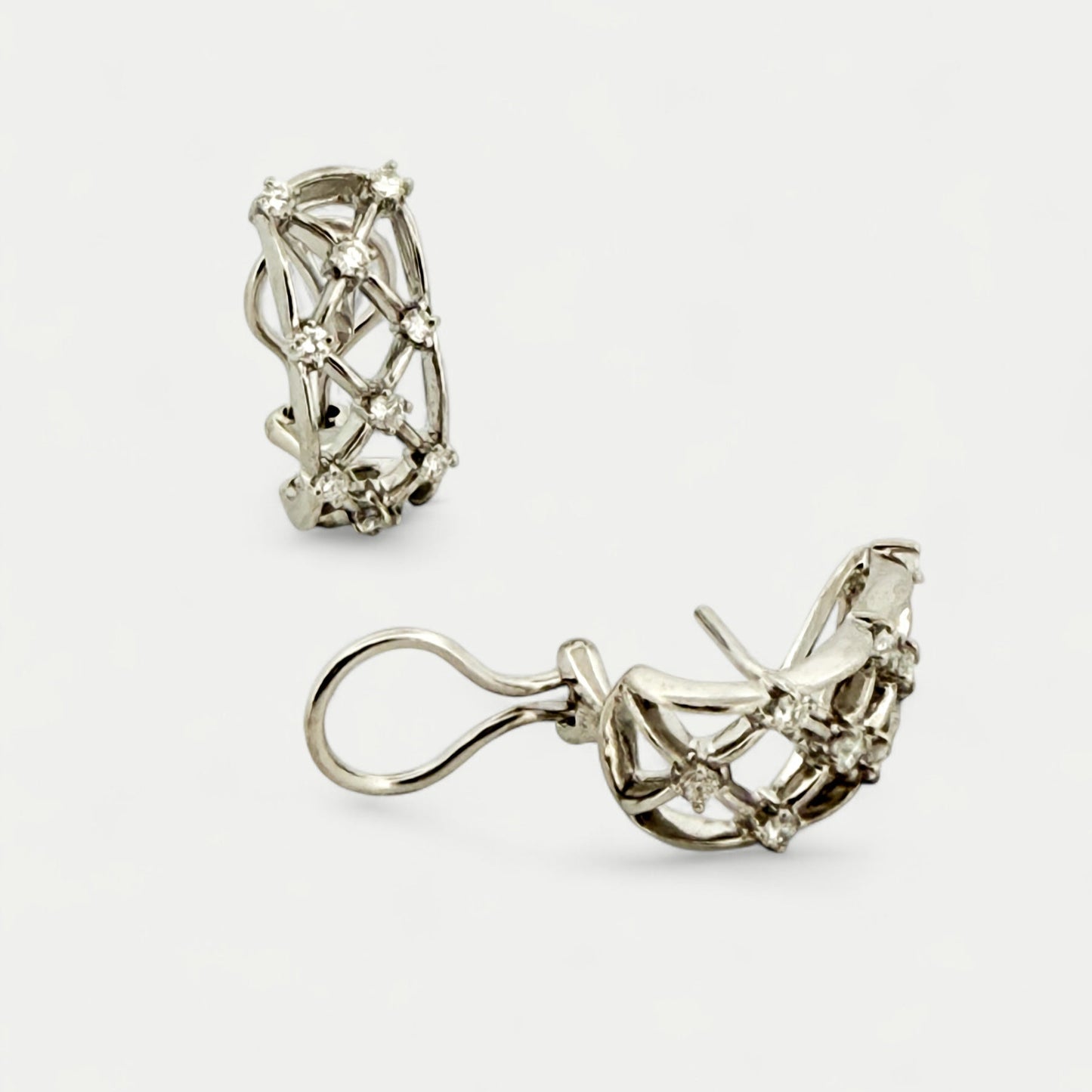 Comprar pendientes tipo red realizadas en oro blanco de 18kt con diamantes talla brillante. Joyas de segunda mano. Envío gratis. Joyería Ian'Or. Envío GRATIS.