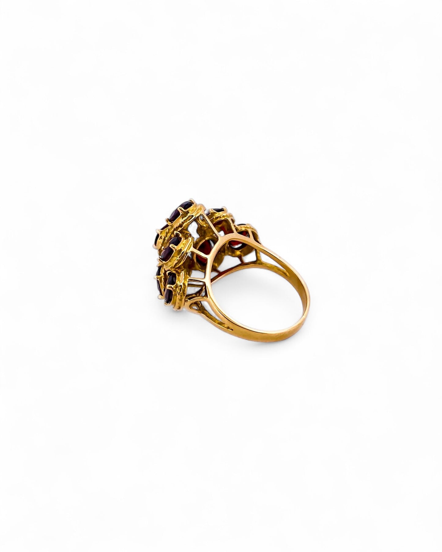 14930GM - Sortija oro amarillo 18kt con granates