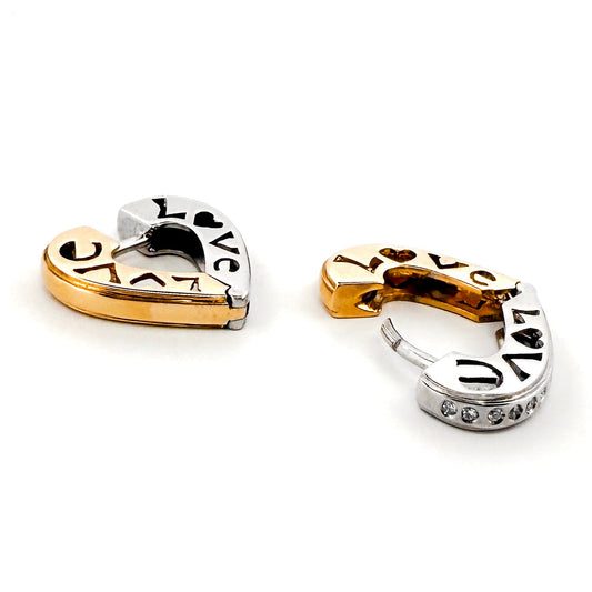 Comprar pendientes tipo criollas de oro bicolor blanco y amarillo de 18kt de 1,9ct. La parte interior es calada con texto LOVE y la parte exterior lleva un carril de diamantes