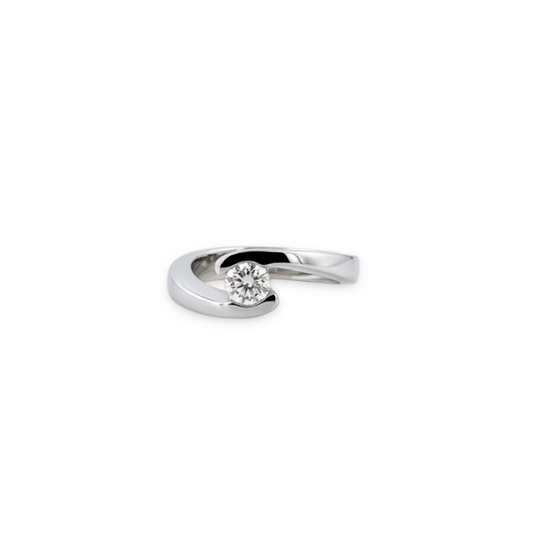 Comprar solitario realizado en oro blanco y diamante talla brillante engastado en dos brazos Joyas restauradas. Joyería compro oro Ian'Or. Envío GRATIS.
