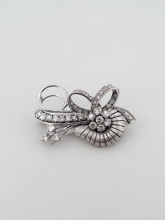 Comprar broche antiguo realizado en platino y con diamantes talla brillante. Joyas antiguas y vintage en Barcelona, compro oro y joyas al mejor precio. Ian'Or.