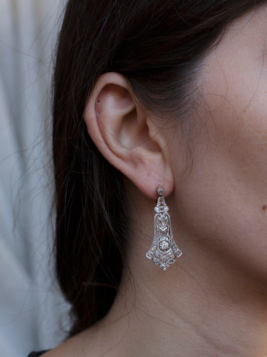 Comprar pendientes largos vintage de oro amarillo de 18kt con diamantes talla antigua engastados en platino. Cierre catalán. Joyería Ian'Or. Envío GRATIS.