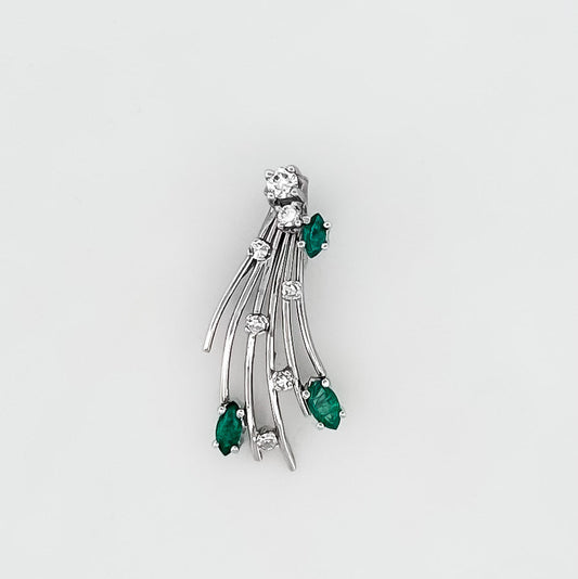 Comprar colgante antiguo de oro blanco 18kt con brillante central engastado en grapas, 6 diamantes a lo largo del abanico y 3 esmeraldas talla marquise.