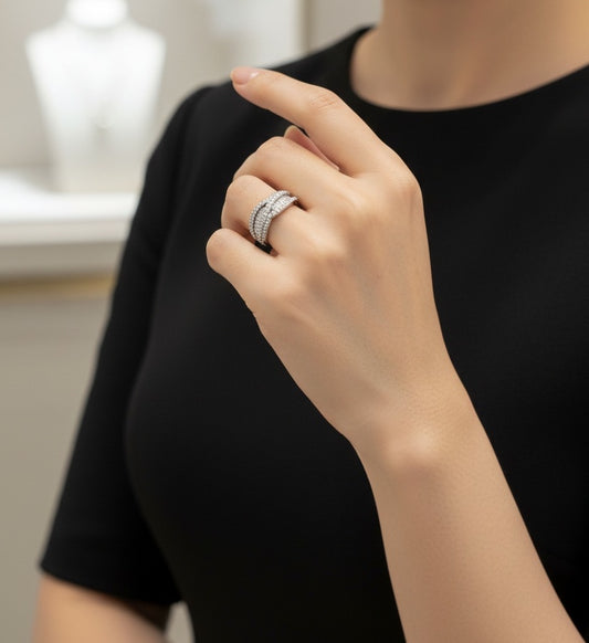 Media alianza de oro blanco de 18kt con carril de 12 diamantes talla baguette.
Talla original: 13 grosor anillo 5,26mm. Joyas de segunda mano restauradas al mejor precio, envío gratuito. Anillos de compromiso baratos