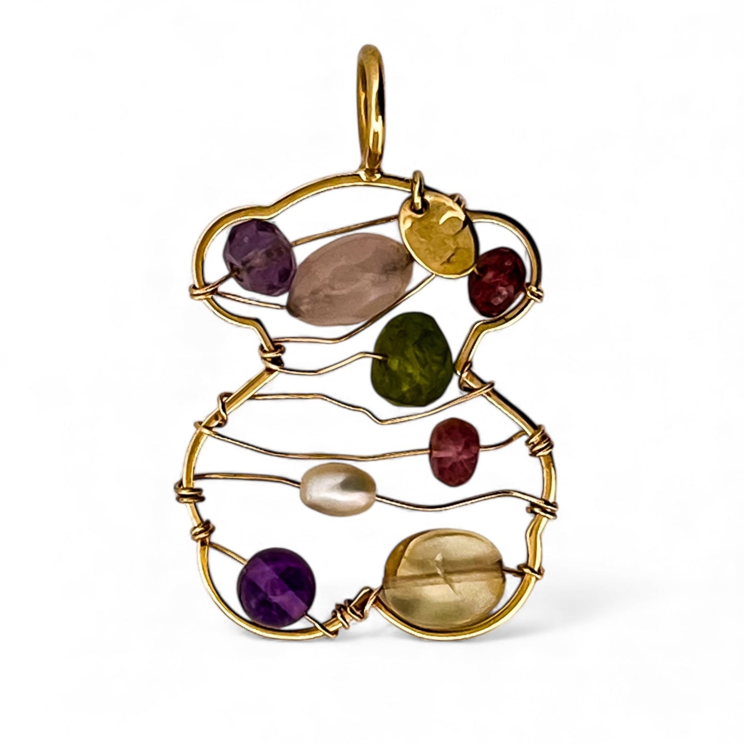 Comprar colgante TOUS de oro amarillo de 18kt con forma de osito y piedras de colores. Joyas Tous segunda mano. Restauramos joyas para darles una nueva vida.