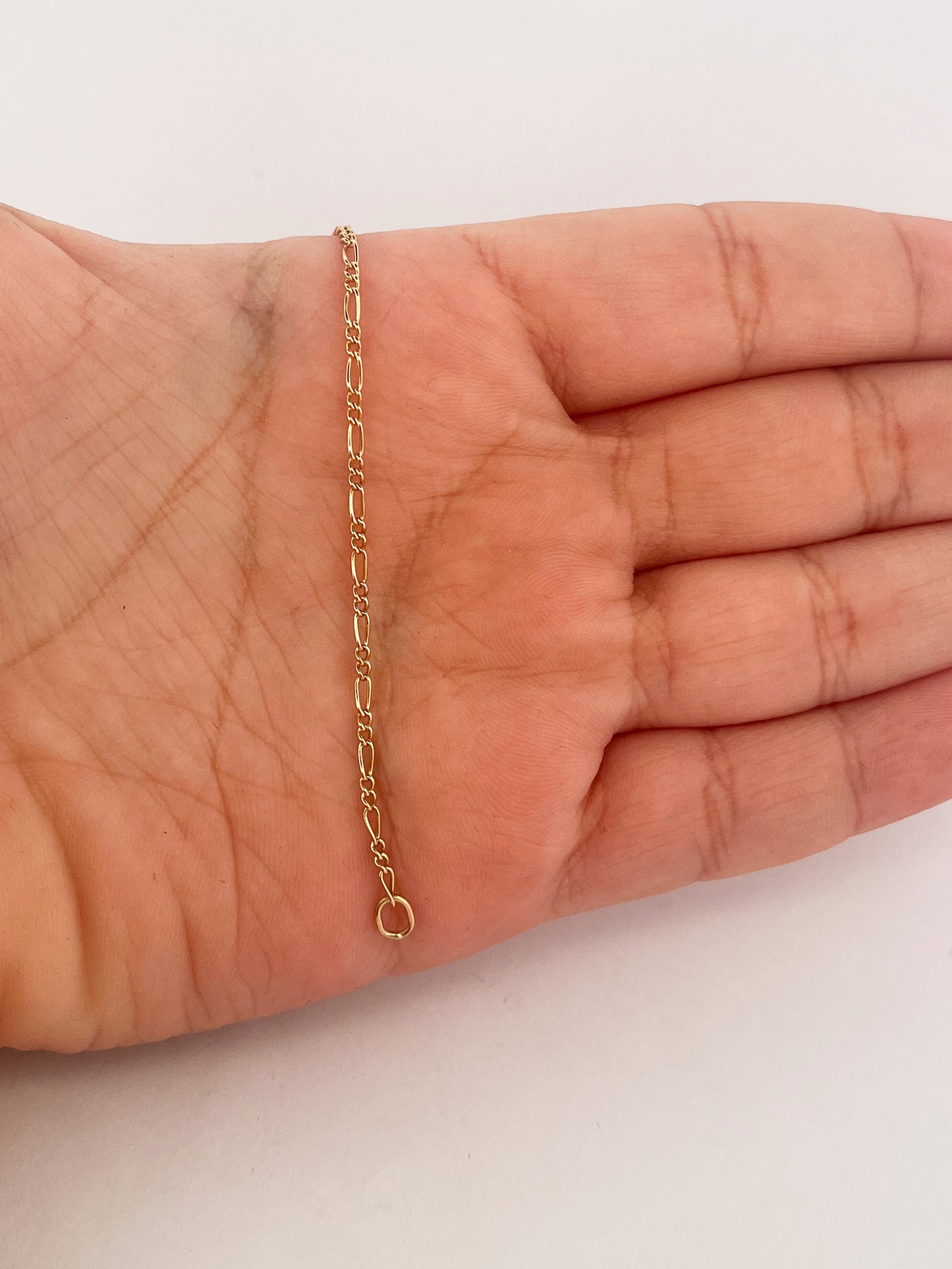 Comprar collar con cadena alterna barbada en oro amarillo de 18kt y cierre tipo mosquetón. Joya unisex. Joyas acondicionadas. Envío GRATIS. Ian'Or.