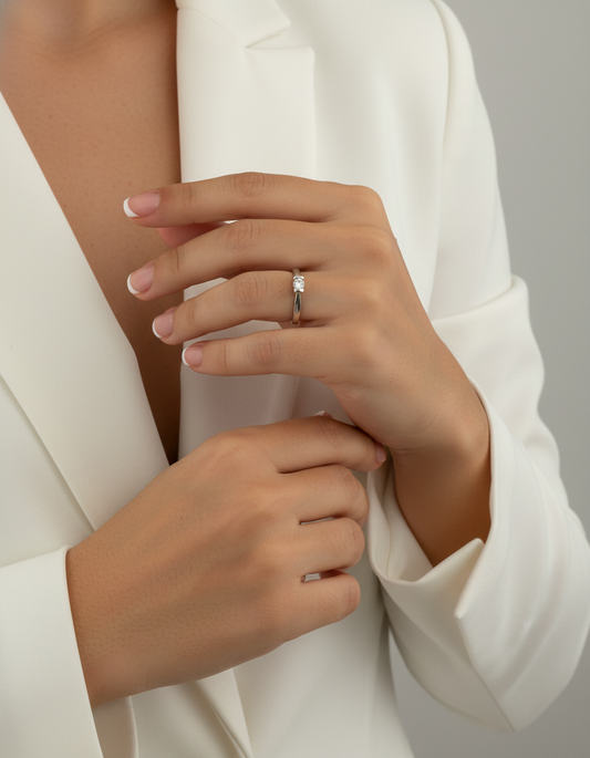 Solitario realizado en oro blanco y diamante. Joyas de segunda mano baratas. Joyas restauradas. Joyería Ian'Or. Envío gratis. Joyería Ian'Or Barcelona