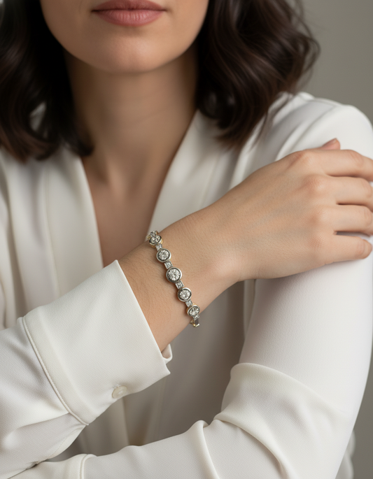 Comprar pulsera esclava Art Deco realizada en oro amarillo de 18kt y platino con diamantes talla antigua a lo largo de la pulsera. Ian'Or. vintage