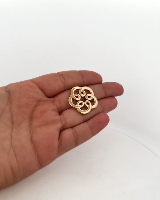 Comprar colgante de oro amarillo de 18kt en forma de flor de la iconica marca de Tous. Un must imprescindible en tu joyero si eres amante de la Firma. Pieza original.