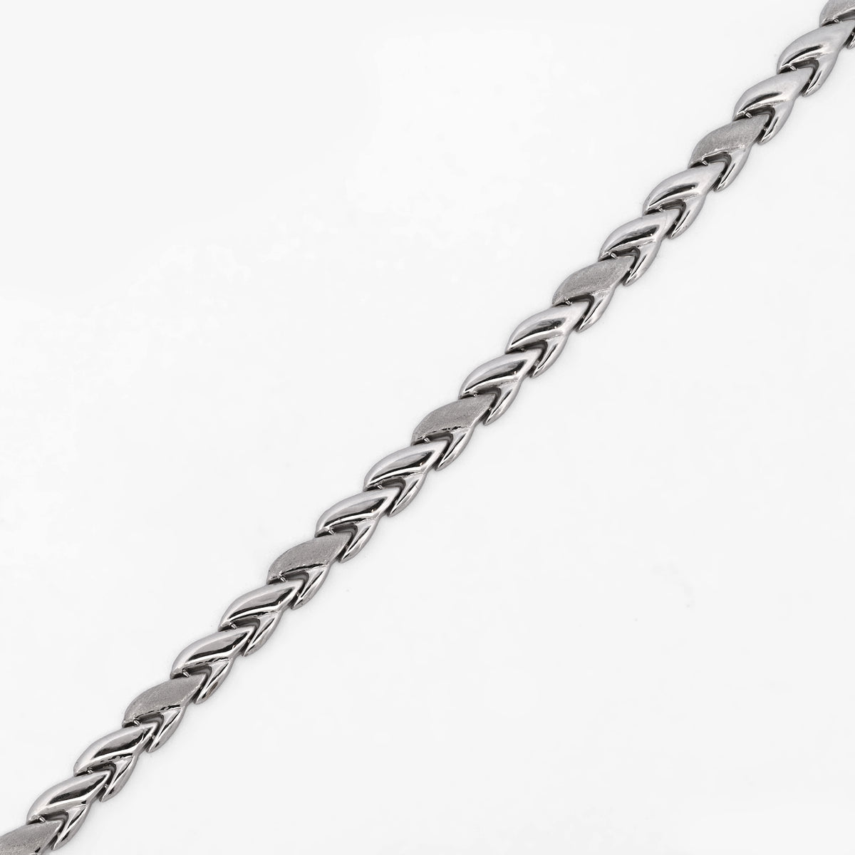 Comprar pulsera realizada en oro blanco de 18kt. Esta pulsera dispone de cierre de cajón con brazo de seguridad. Joyería segunda mano Barcelona.