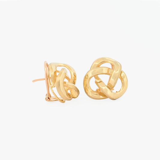 Comprar pendientes tipo lazo de tres realizados en oro amarillo de 18kt. Estos pendientes disponen de cierre tipo omega. Joyeria Barcelona.