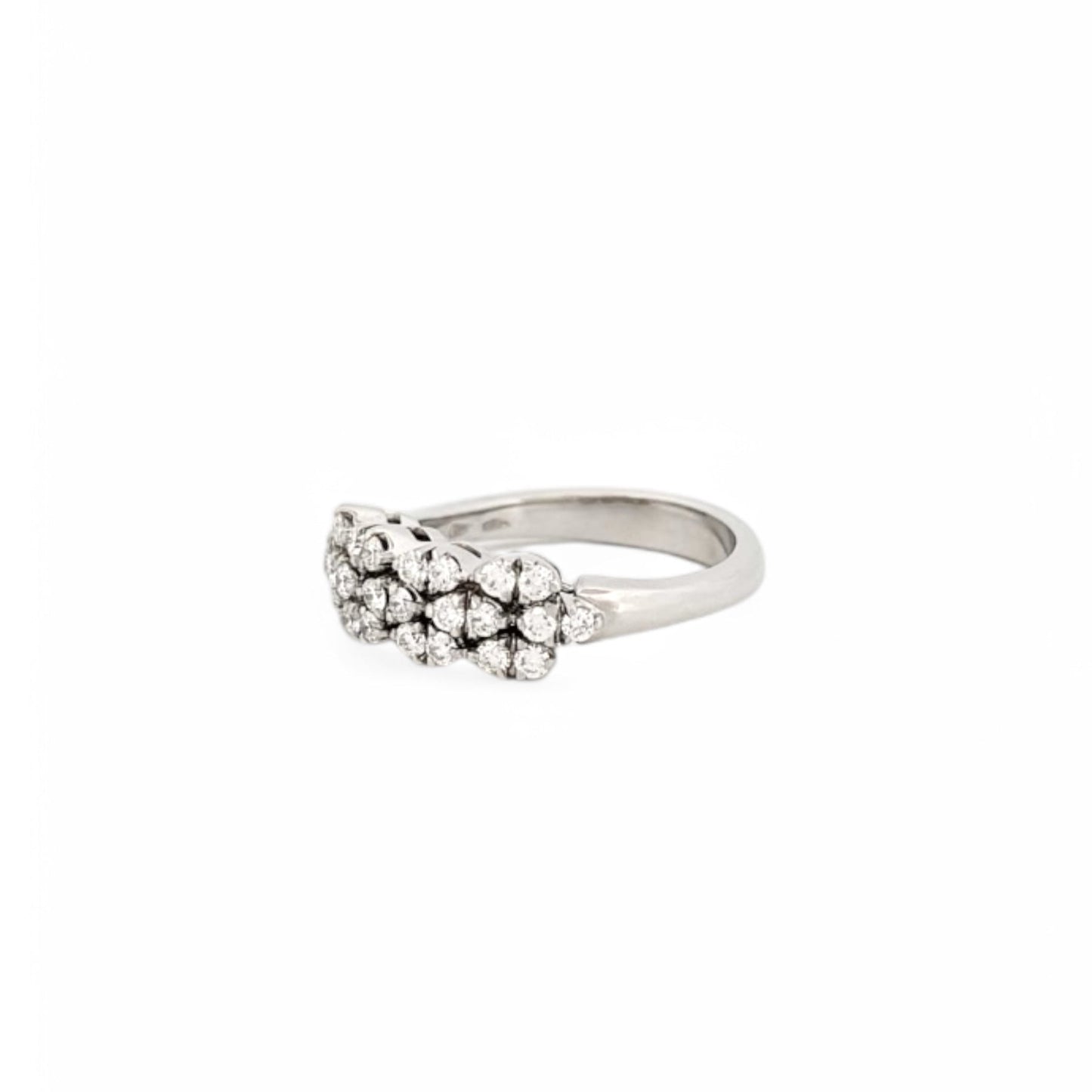 Comprar sortija de oro blanco de 18kt con pavé de 26 diamantes. Joyería compro oro, dónde comprar y vender joyas al mejor precio en Barcelona. Joyas al mejor precio, envío gratuito.