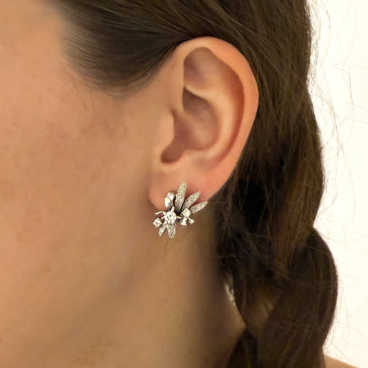 Comprar pendientes vintage de oro blanco de 18k y 8 diamantes en cada pendiente. Cierre catalán. Joyas segunda mano. Envío gratis. Joyería Ian'Or.