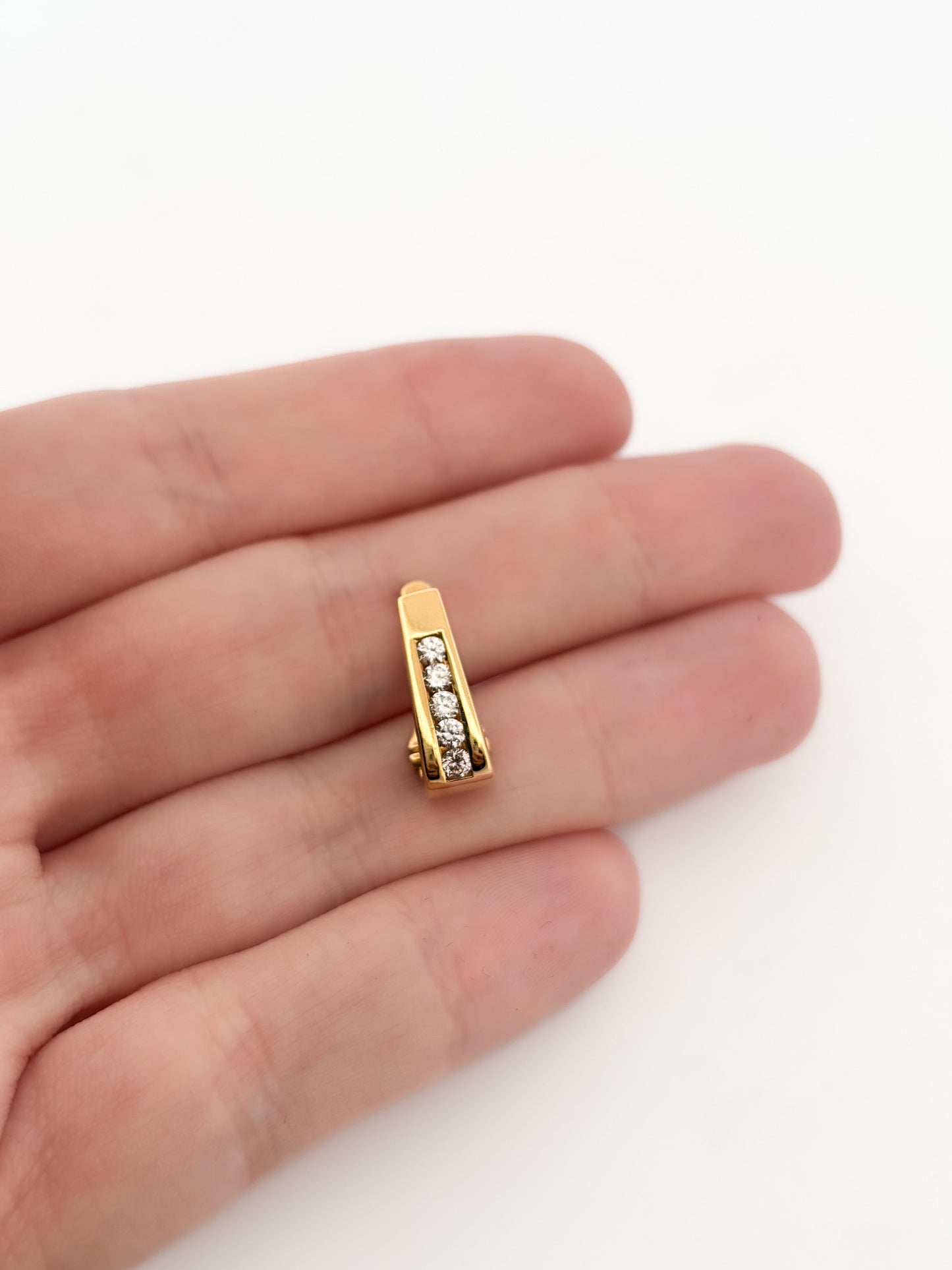 Comprar pendientes de oro amarillo de 18kt con 5 diamantes en cada pendiente. Joyas restauradas. Envío gratis a toda la península. Joyería Ian'Or.