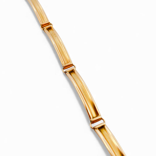 Comprar pulsera semirígida realizada en Oro amarillo de 18kt con cierre de seguridad. La pulsera mide 17,5cm.