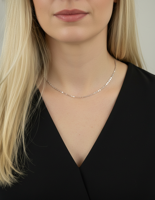 Comprar collar con cadena de grano cafe en oro blanco de 18kt y cierre tipo mosqueton. Joya unisex. Envío GRATIS. Joyería Ian'Or.