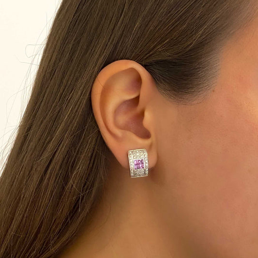 Comprar pendientes de oro blanco de 18kt con pavé de diamantes y 4 amatistas talla princesa centrales en cada pendiente. Joyas segunda mano. Joyas restauradas.