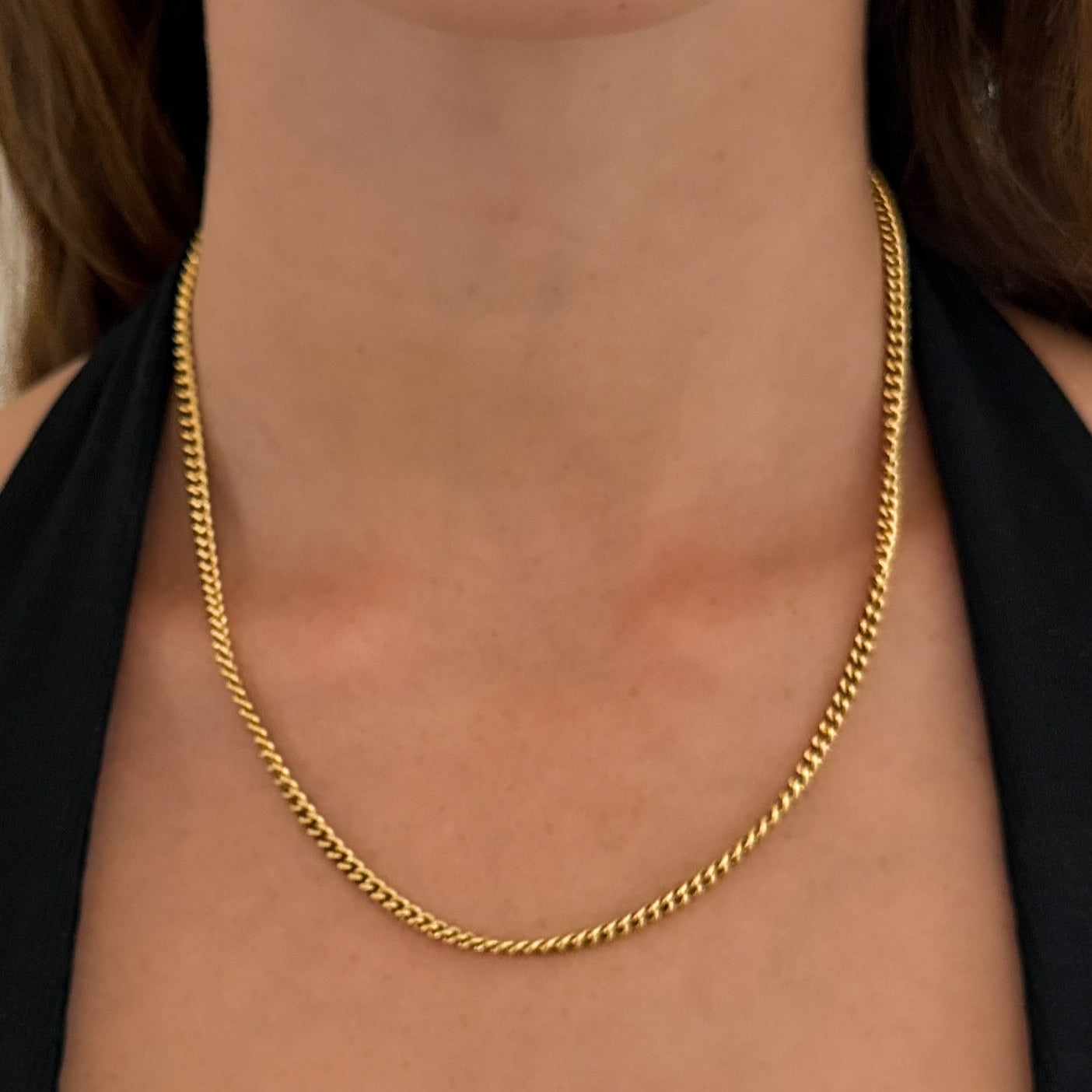 Comprar cadena barbada tipo cubana plana realizada en oro amarillo de 18kt. Cierre tipo mosquetón. Joya unisex. Joyas acondicionadas. Envío GRATIS. Ian'Or.