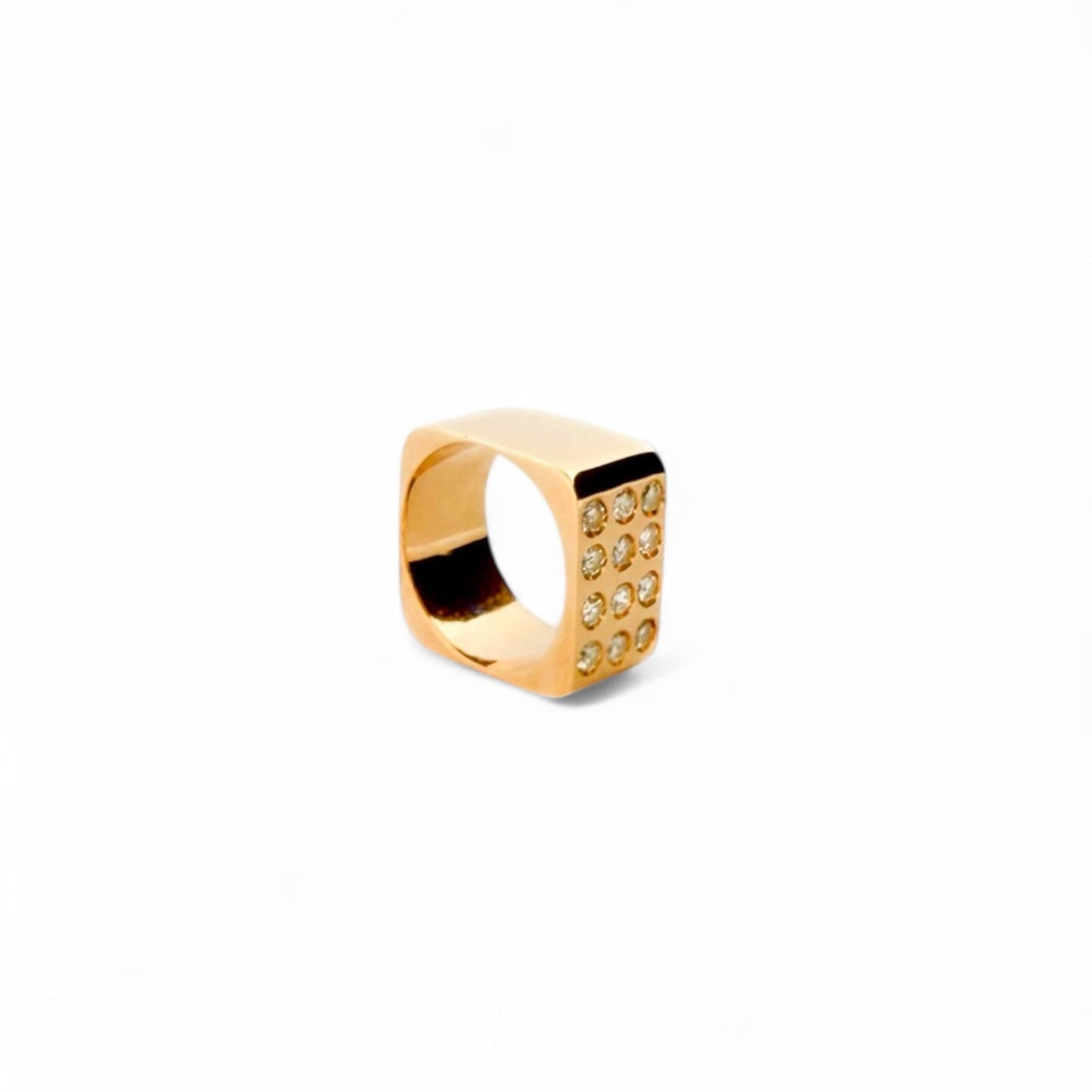 Comprar anillo tipo sello realizado en oro amarillo cuadrado de 18kt con 12 diamantes talla brillante de 0,08ct. Anillos de segunda mano. Joyería Ian'Or.