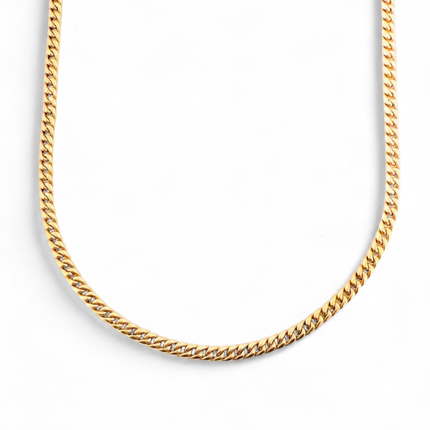 Comprar cadena realizada en oro amarillo de 18kt con cadena barbada tipo cubana plana de 3,80mm de grosor. Joya unisex. Joyas restauradas. Envío gratis.