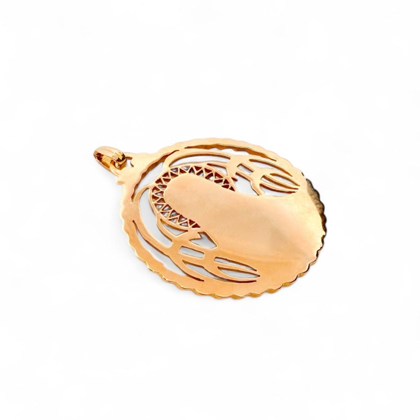 Comprar colgante medalla con grabado de la Virgen María realizado en oro amarillo de 18kt. Joyas de segunda mano. Restauramos joyas para darles una nueva vida.
