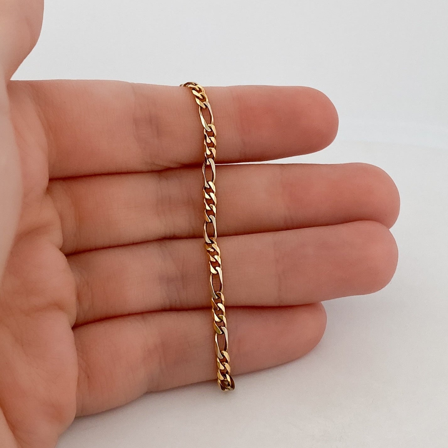 Comprar collar con cadena alterna barbada en oro amarillo de 18kt y cierre tipo mosquetón. Joya unisex. Joyas acondicionadas. Envío GRATIS. Ian'Or.