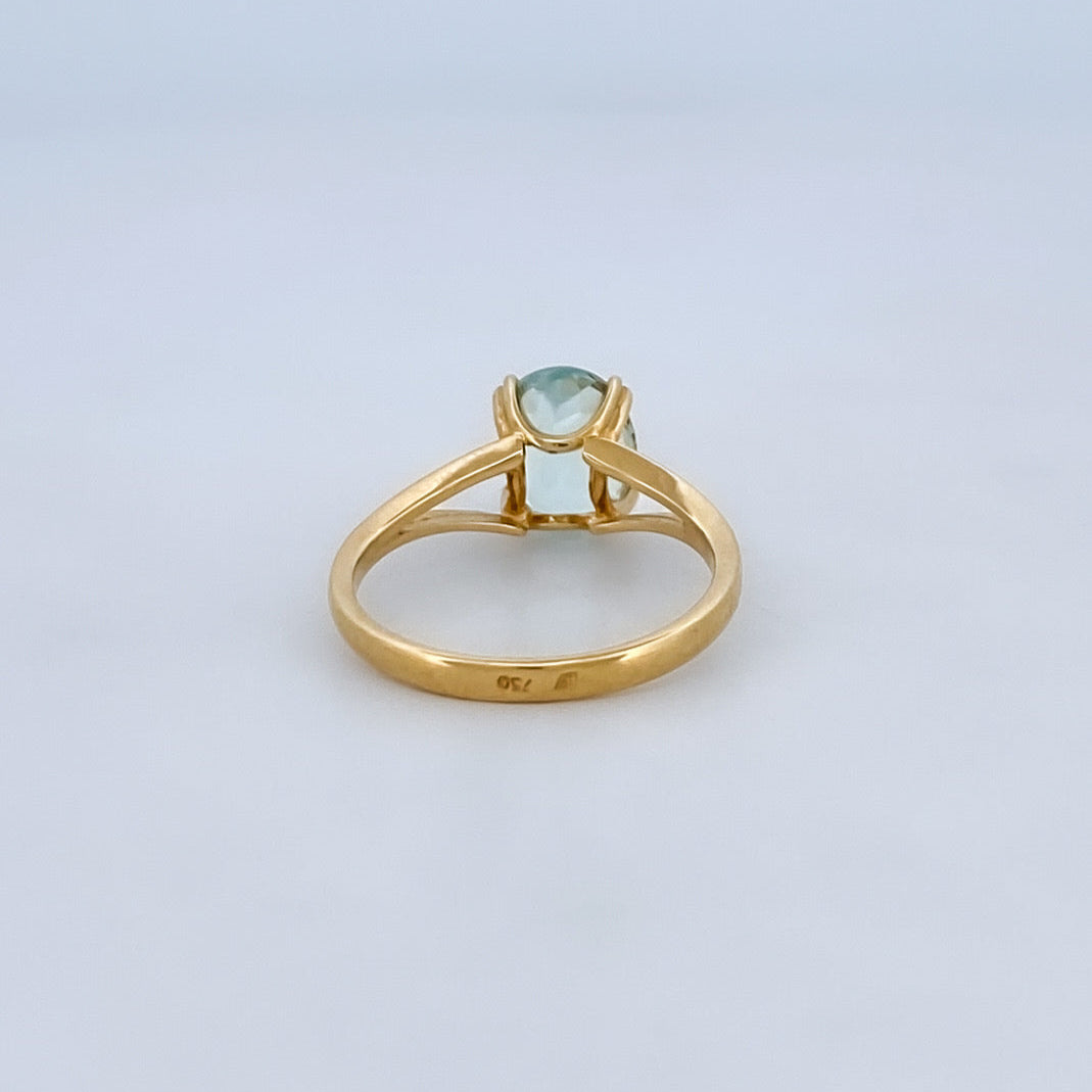 Comprar anillo realizado en oro amarillo de 18kt con agua marina talla oval engastada en 4 grapas. Anillos de segunda mano. Joyería Ian'Or. Envío GRATIS.