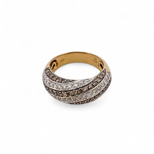 Comprar anillo realizado en oro amarillo de 18kt con diamantes talla brillante blancos y negros. Anillos de segunda mano. Joyería Ian'Or. Envío GRATIS.