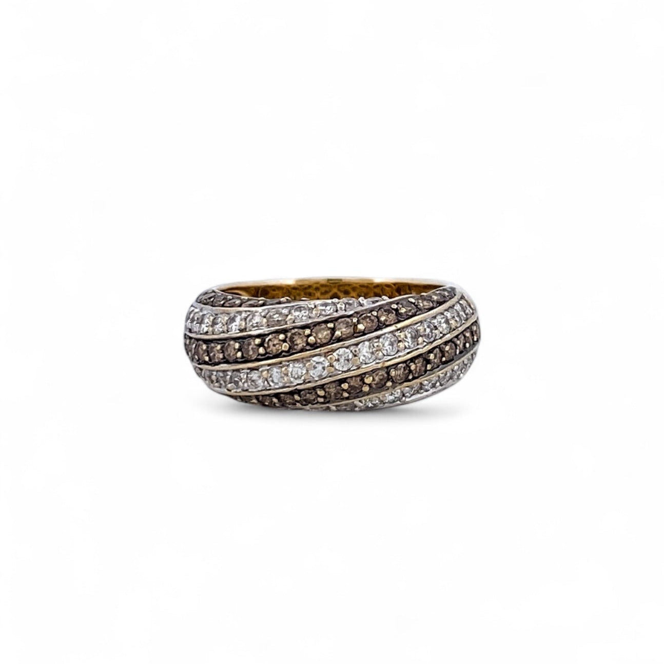 Comprar anillo realizado en oro amarillo de 18kt con diamantes talla brillante blancos y negros. Anillos de segunda mano. Joyería Ian'Or. Envío GRATIS.