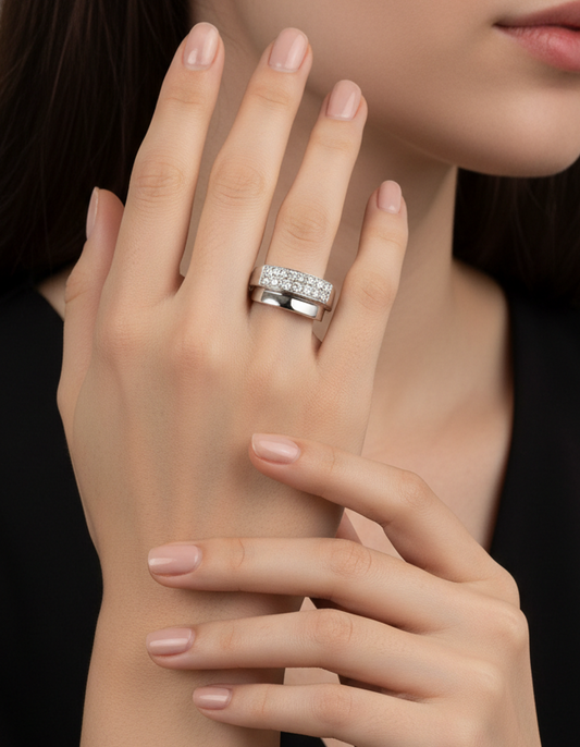 Comprar anillo realizado en oro blanco de 18kt con pavé de diamantes.Joyas de segunda mano restauradas. Joyería Ian'Or. Envío gratis.