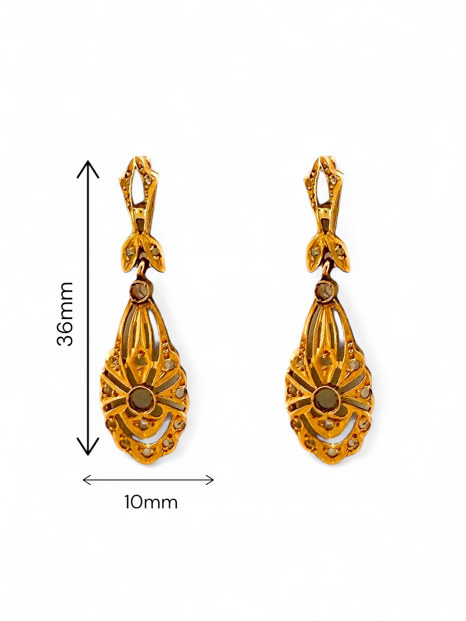 Comprar pendientes largos antiguos tipo art decó en oro amarillo de 18kt con 17 diamantes talla antigua en cada pendiente. Cierre tipo mosquetón. Joyas vintage. Envío GRATIS.