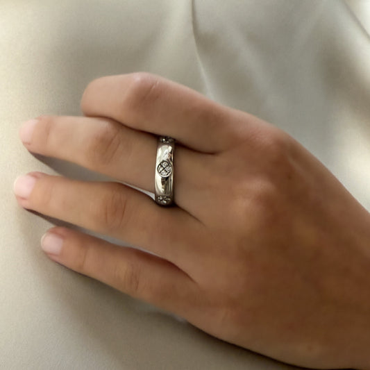 Comprar anillo realizado en oro blanco de 18kt con 20 diamantes talla brillante. Anillos de segunda mano. Joyería Ian'Or. Envío GRATIS. Ian'Or.