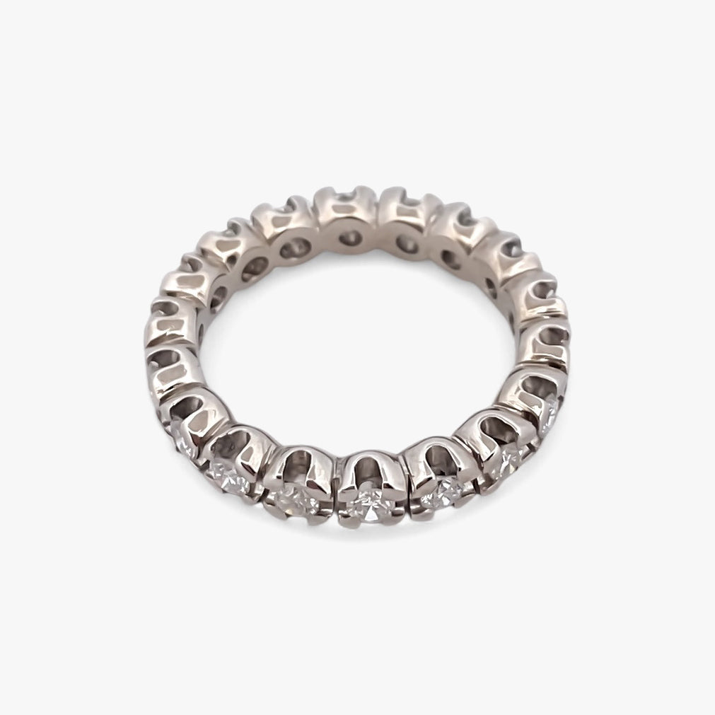 Comprar alianza entera realizada en oro blanco de 18kt con carril de diamantes talla brillante. Anillos de segunda mano. Joyería Ian'Or. Envío GRATIS. Ian'Or.