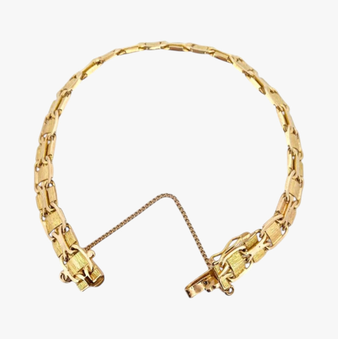 Comprar Pulsera oro amarillo de 18kt con malla semirrígida. La pulsera mide 17,3cm y dispone de cierre tipo cajón. Pulseras oro 18kt al mejor precio. Ian'Or.