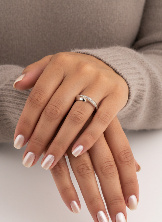 Comprar sortija realizada en oro blanco de 18kt con carrril de diamantes Anillos de diamantes al mejor precio en Barcelona